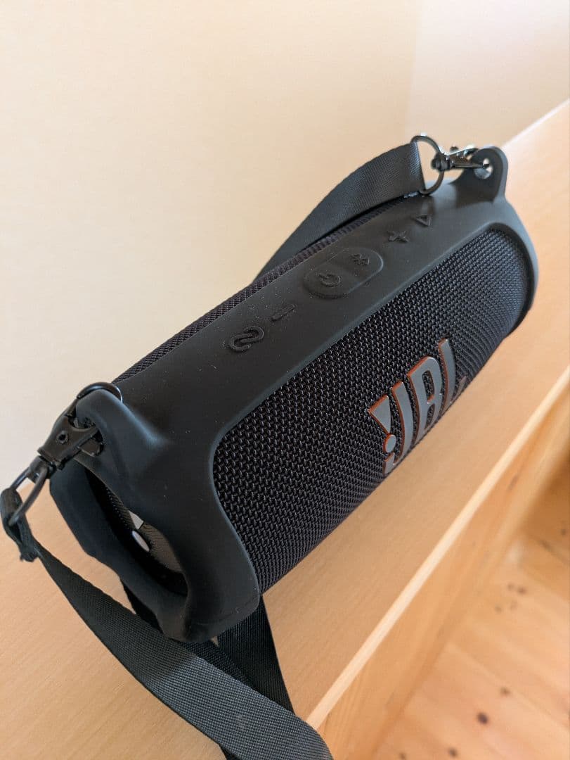 美品JBL ワイヤレススピーカーCHARGE5 ブラック