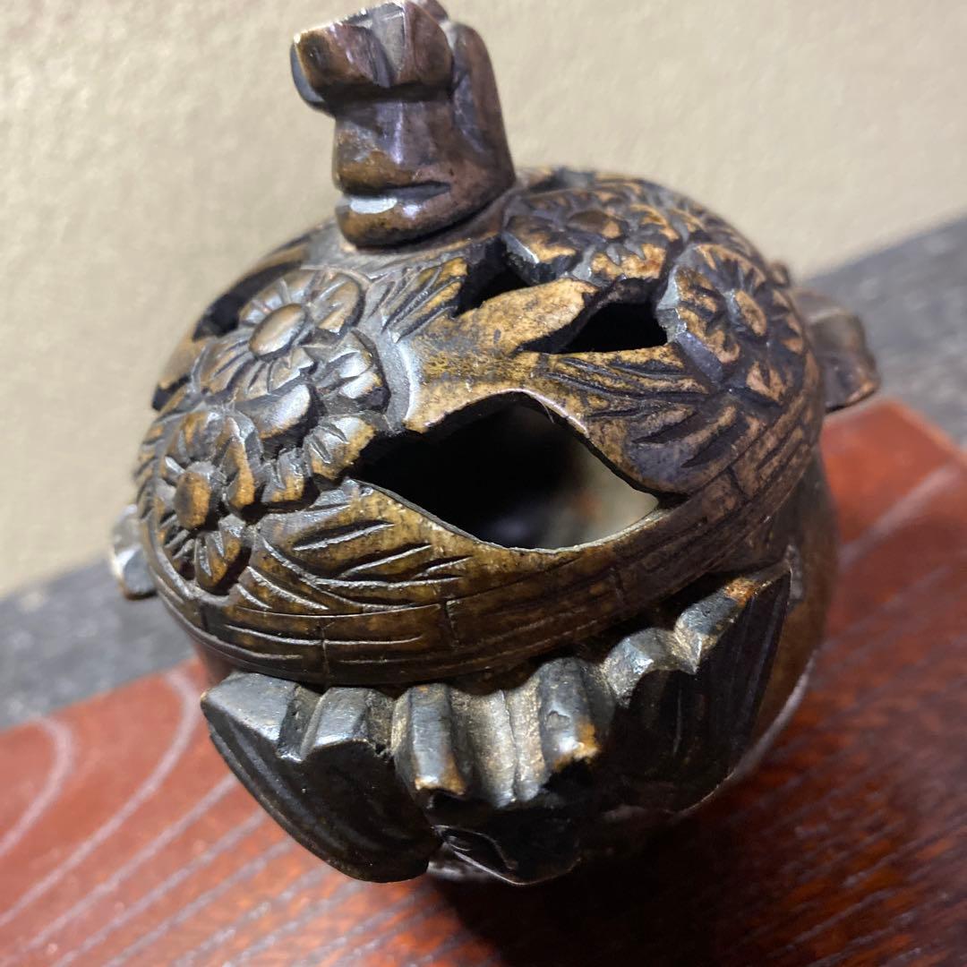 透かし掘龍図玉香炉