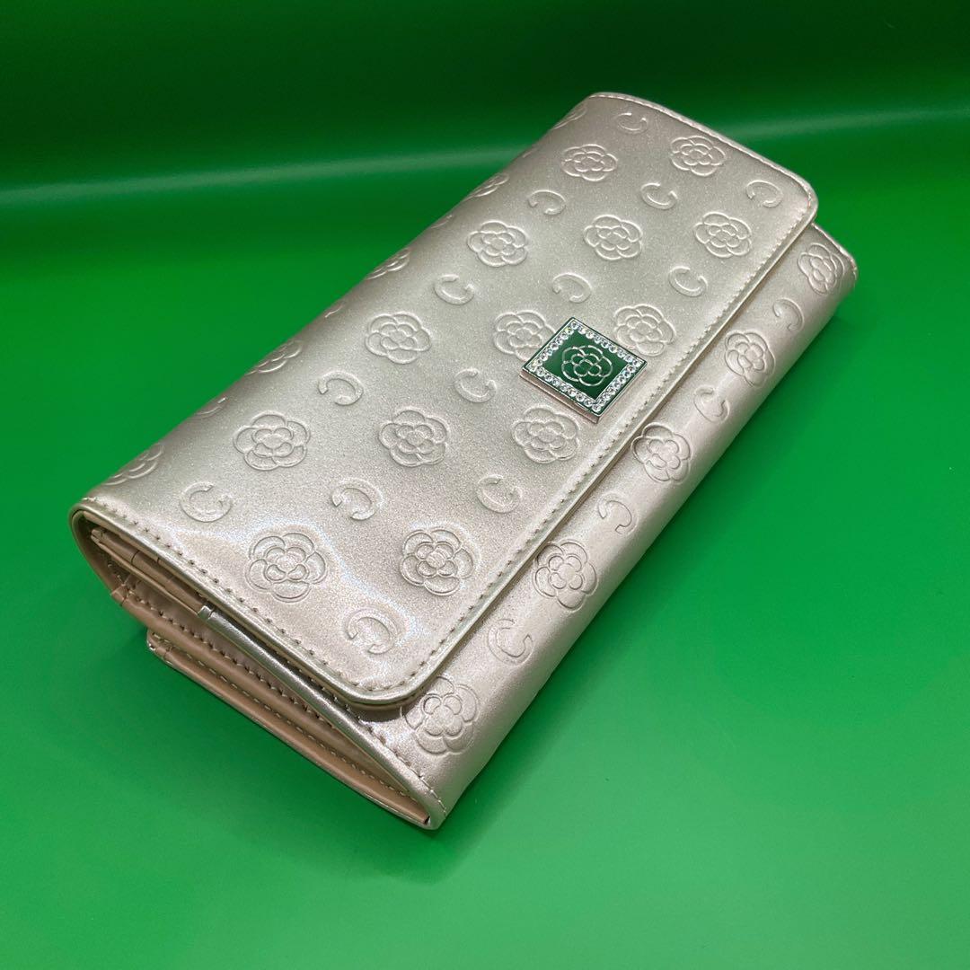 大人気【新品】CLATHA★ベティがま口長財布クレイサス白