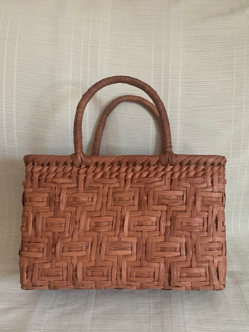 新入荷 新品 長野産 サイズM 職人手編み　連続網代編み　山葡萄籠バッグ