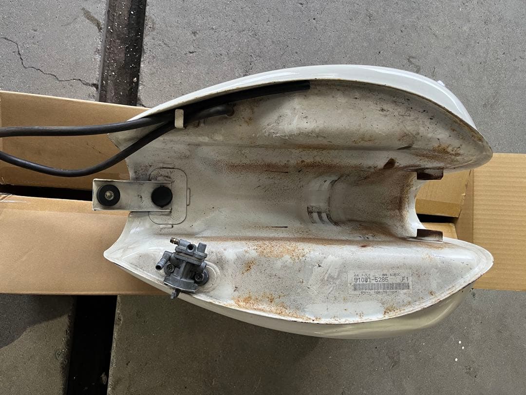 エストレア　キャブ車用タンク