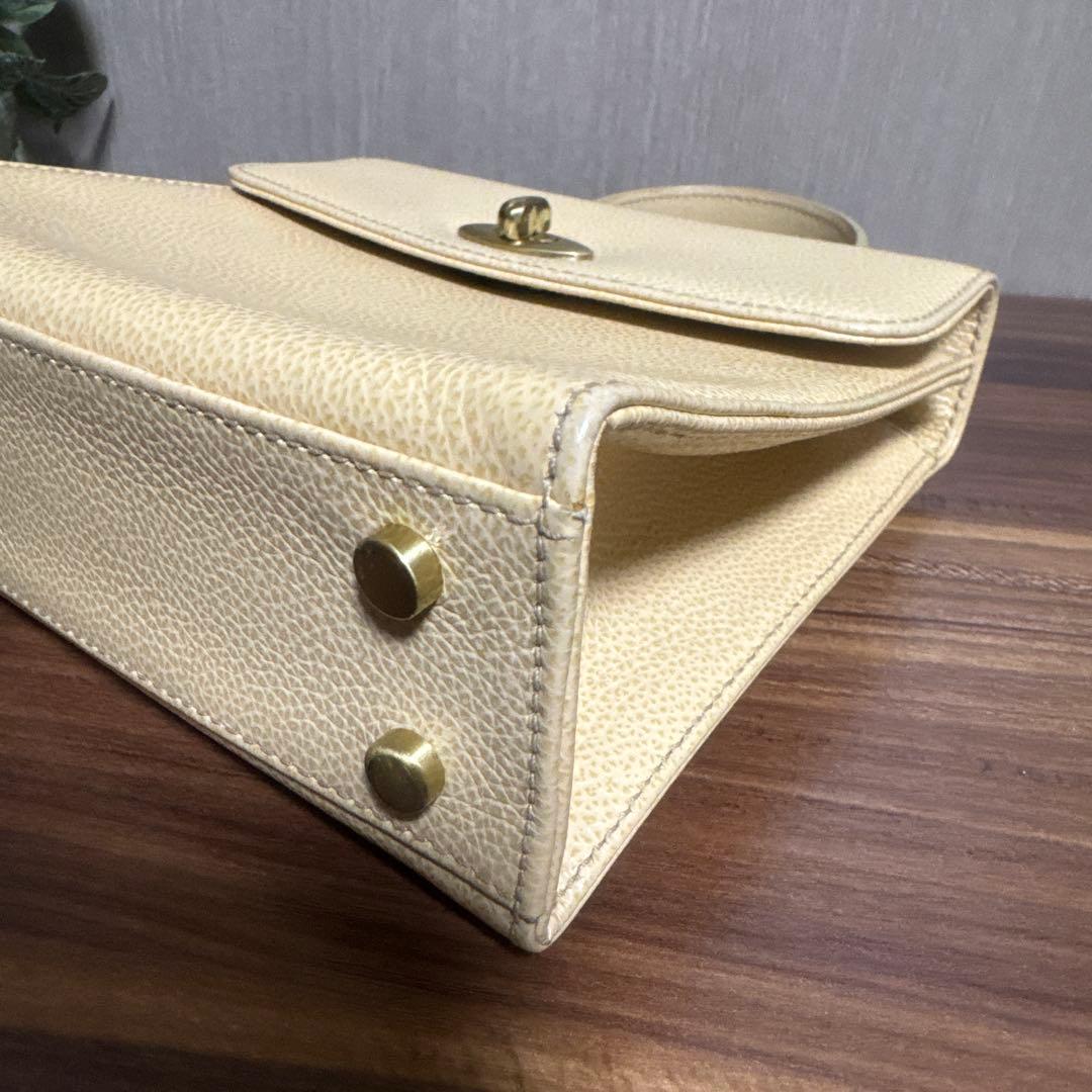 希少 オールドコーチ ショルダーバック 4413 ベージュ ゴールド金具