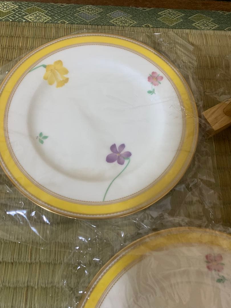 ノリタケ　ヴィヴィットソロボーン　 １６.５㎝プレート　６枚