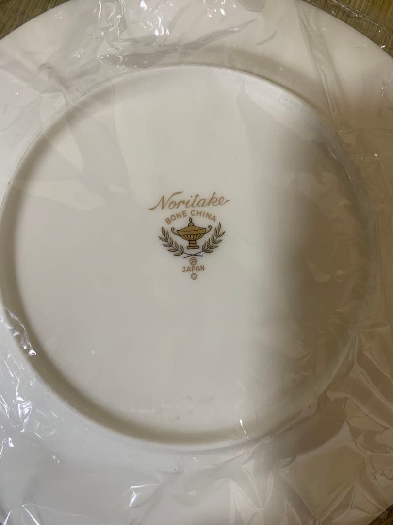 ノリタケ　ヴィヴィットソロボーン　 １６.５㎝プレート　６枚