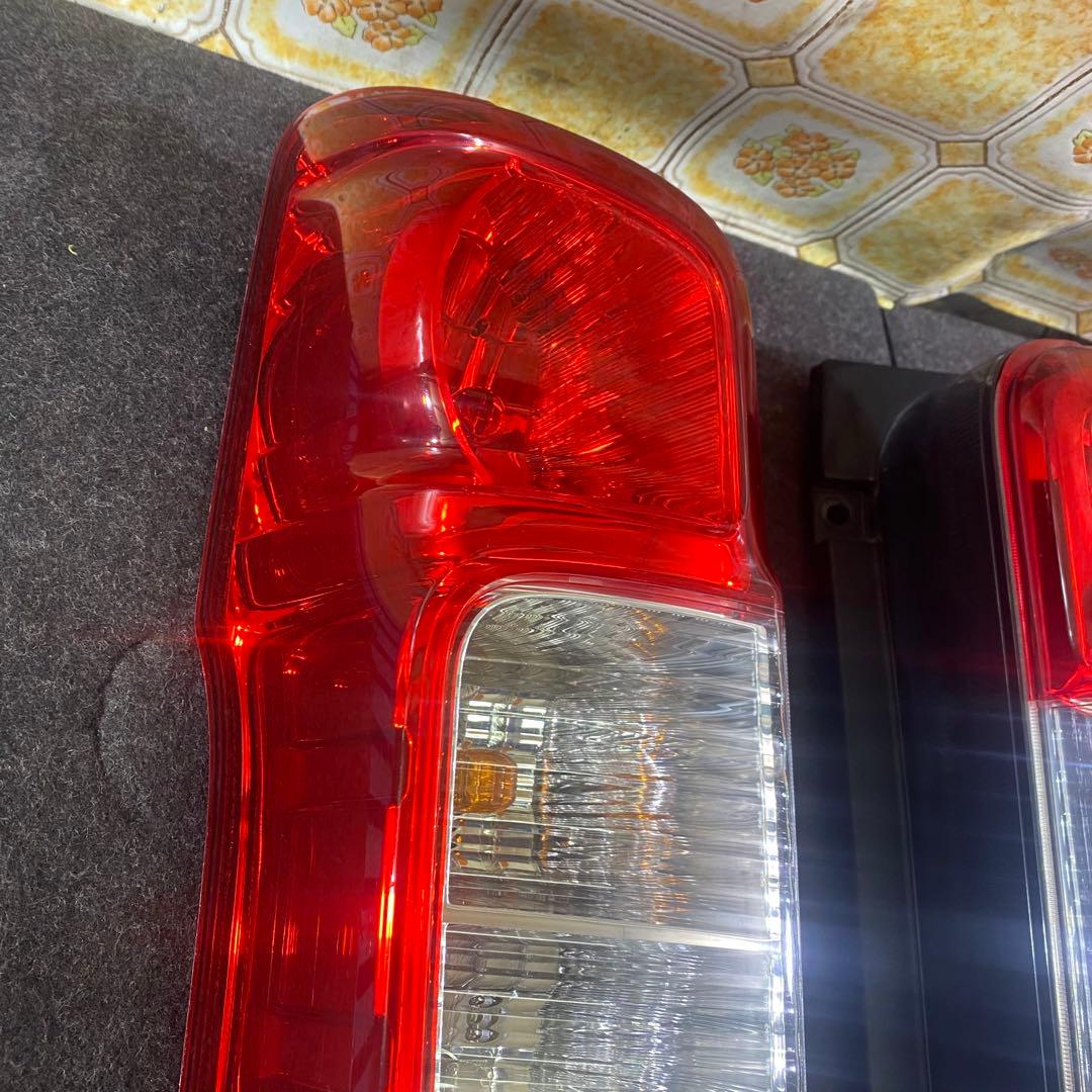 キャラバン　E26 《VR2E26》左右セット　テールライト　テールランプ