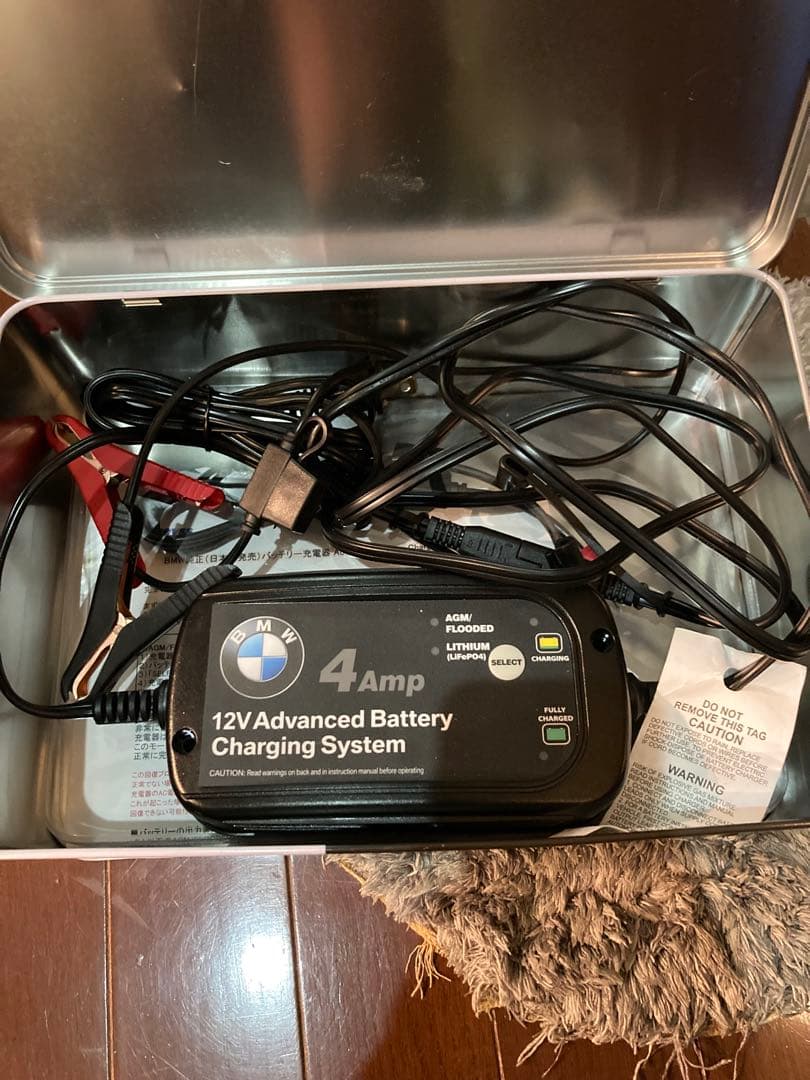 純正品　BMW バッテリーチャージ