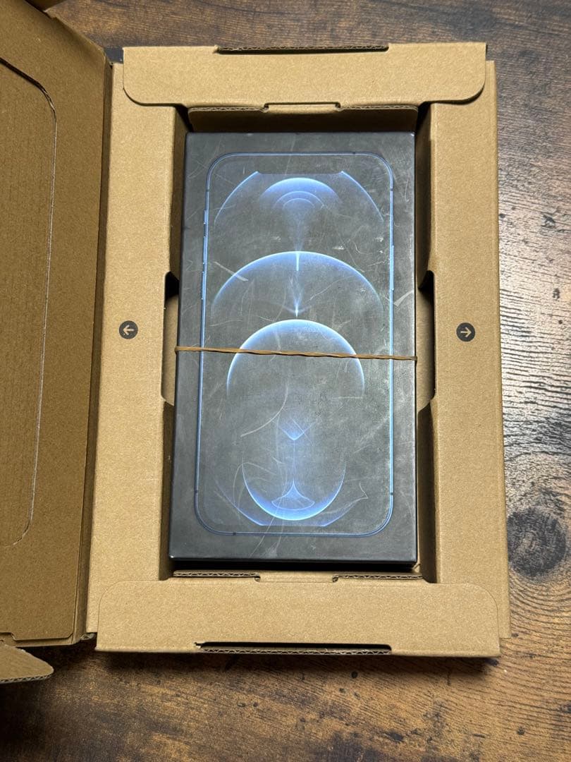 iPhone 12 Pro 容量100%、128G、傷無しAppleCareあり