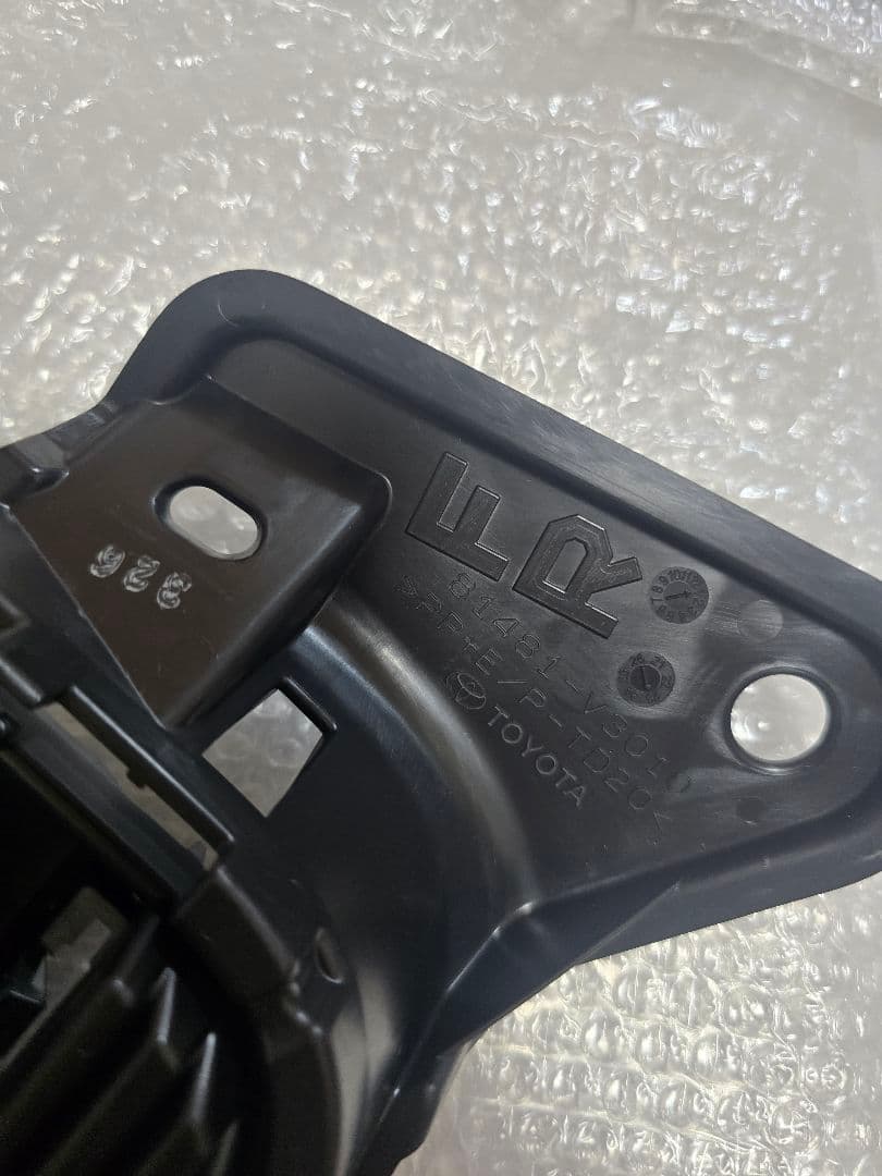 トヨタ フォグランプ 2個セット ハイエース 200系