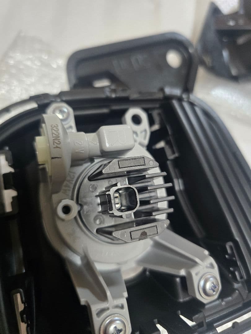 トヨタ フォグランプ 2個セット ハイエース 200系