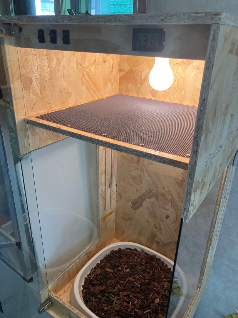 爬虫類　木製飼育ケージ　前面ガラス無し　40X40X80CM