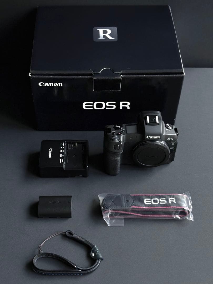 Canon EOS R ボディ　ミラーレスカメラ　美品　シャッター回数9千以下