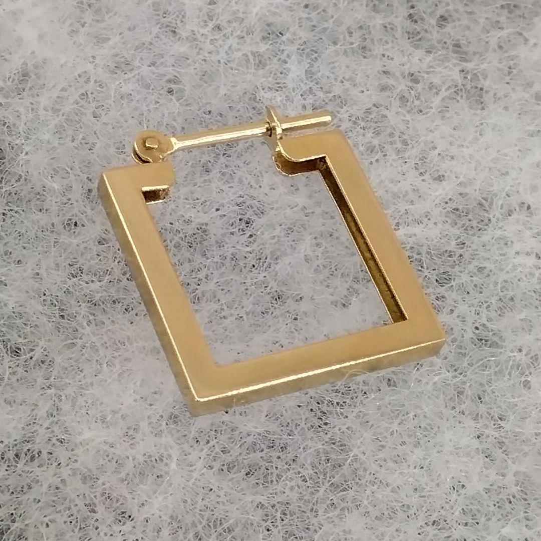 モモイロ　K18YG地金片耳ピアス　　中古品