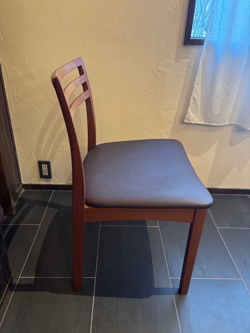 E)スコービー？　デンマーク　北欧　ダイニングチェア