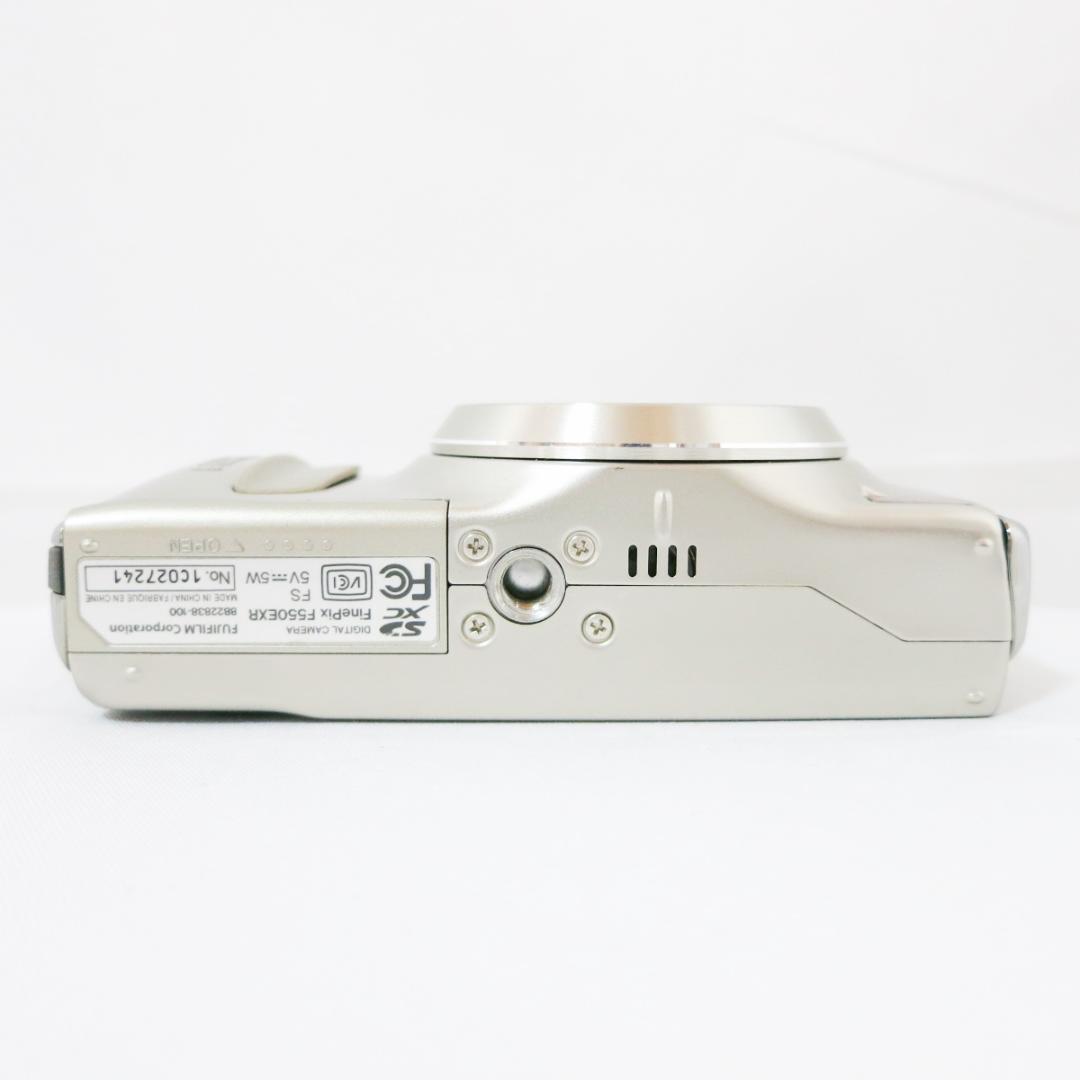 デジタルカメラ FUJIFILM FinePix F550EXR シルバー