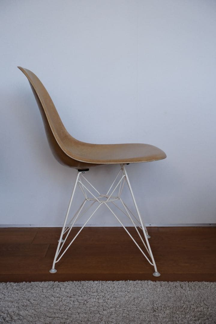Eames Side Shell Chair Eiffel Base ①