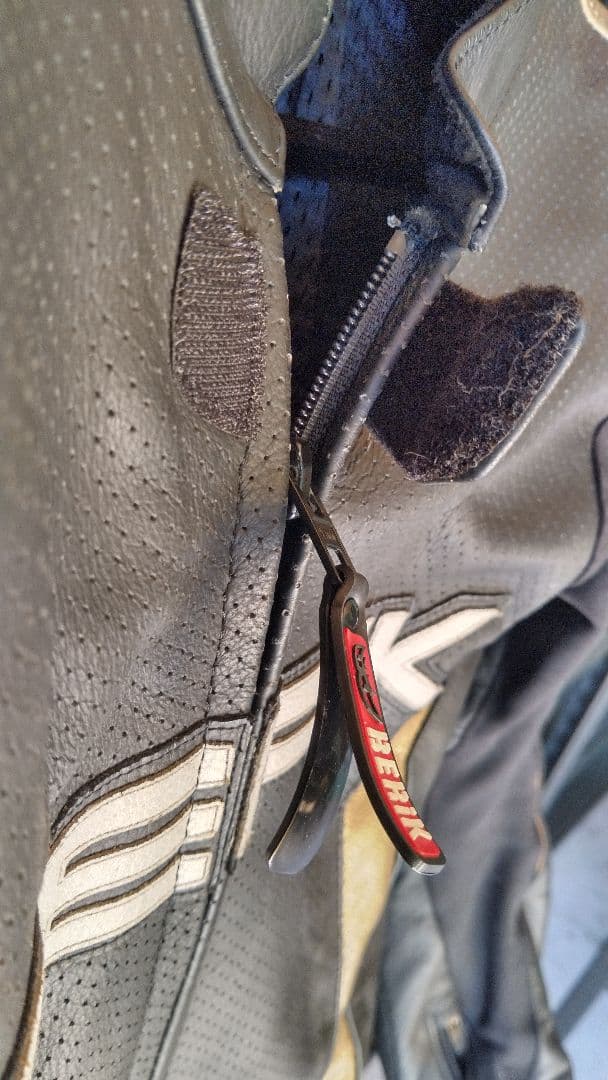 ベリック　レーシングスーツ　サイズ50