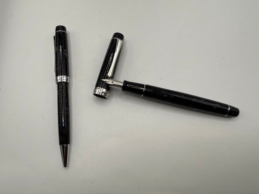 PILOT パイロット　ボールペン・万年筆セット ブラック　イニシャル付き
