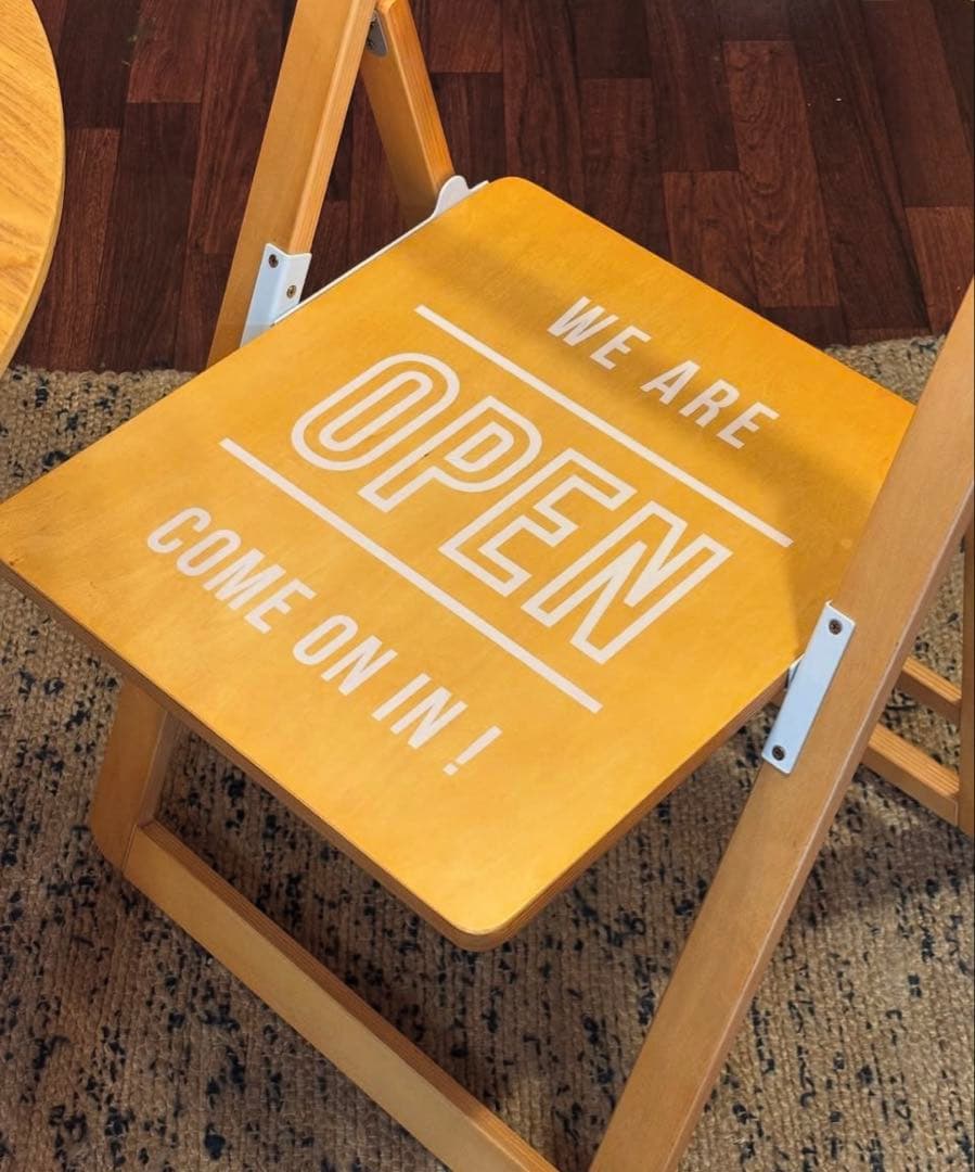 折りたたみ木製チェア