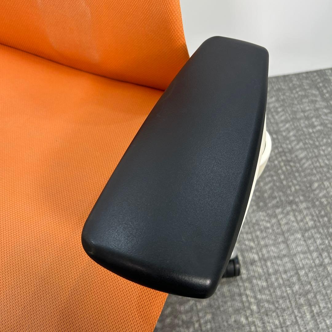 Q. エンボディチェア 最高級 ハーマンミラー オレンジ系　　Embody