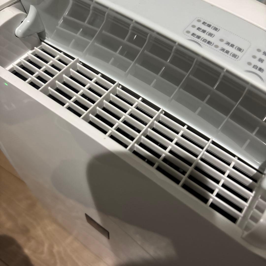 SHARP 除湿機 ホワイト　2021年製　CV-L71-W