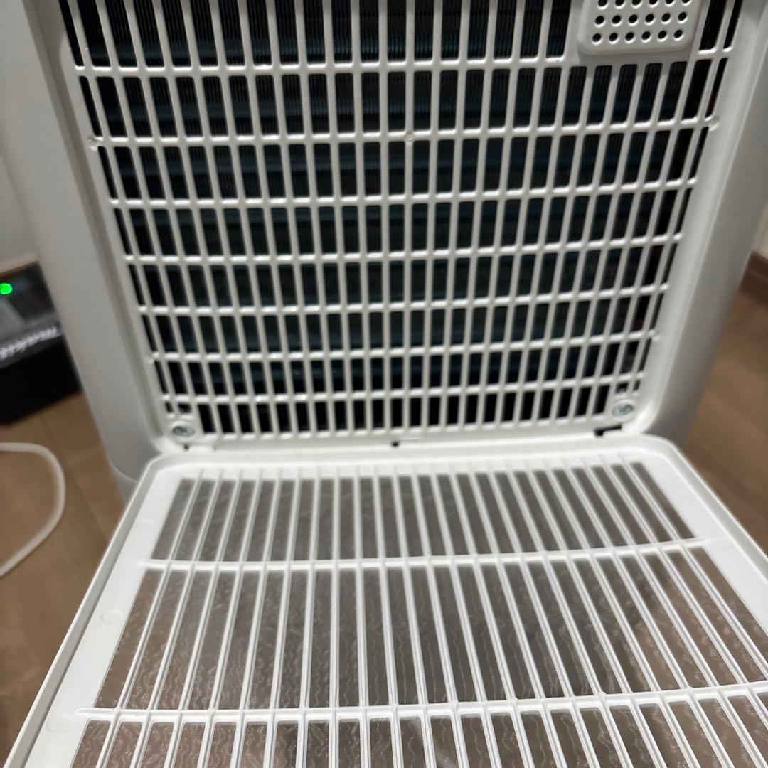 SHARP 除湿機 ホワイト　2021年製　CV-L71-W