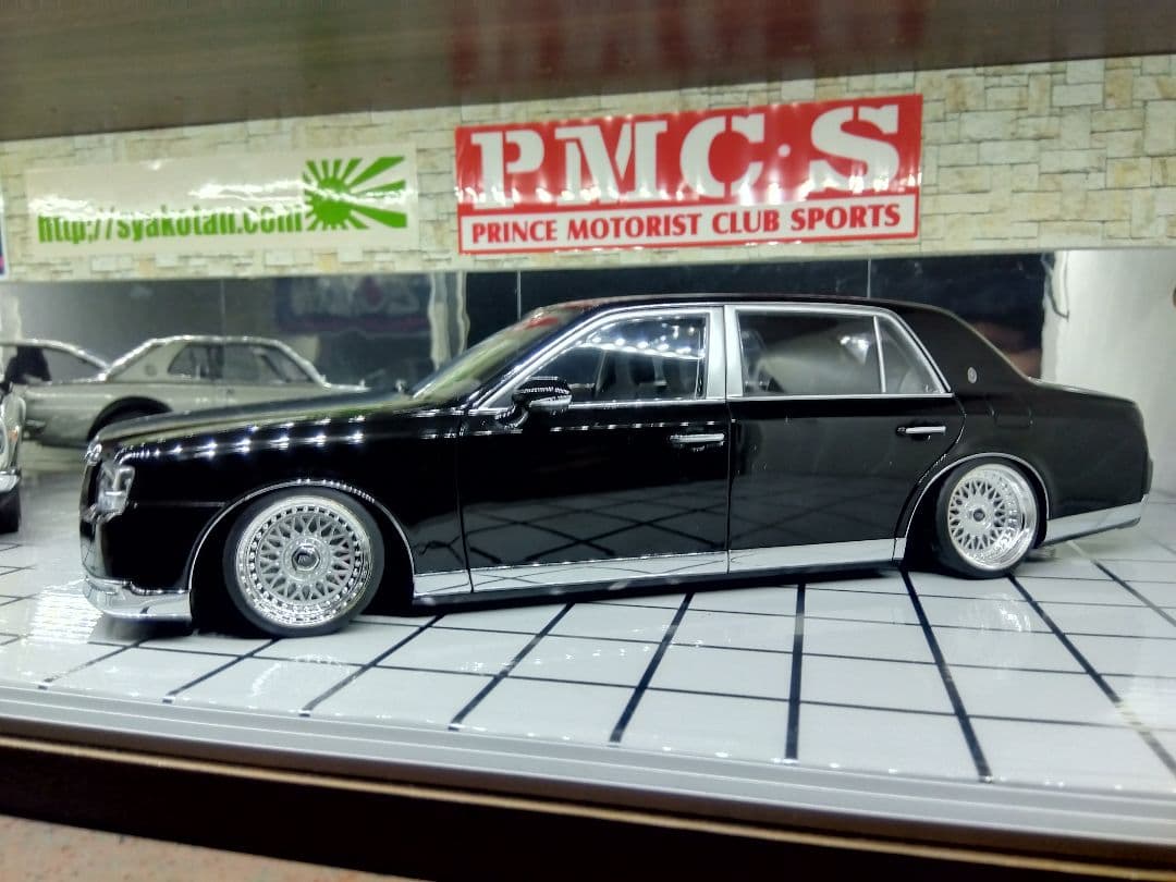 1/18 AUTOart トヨタ センチュリー 神威 (UWG60) カスタム