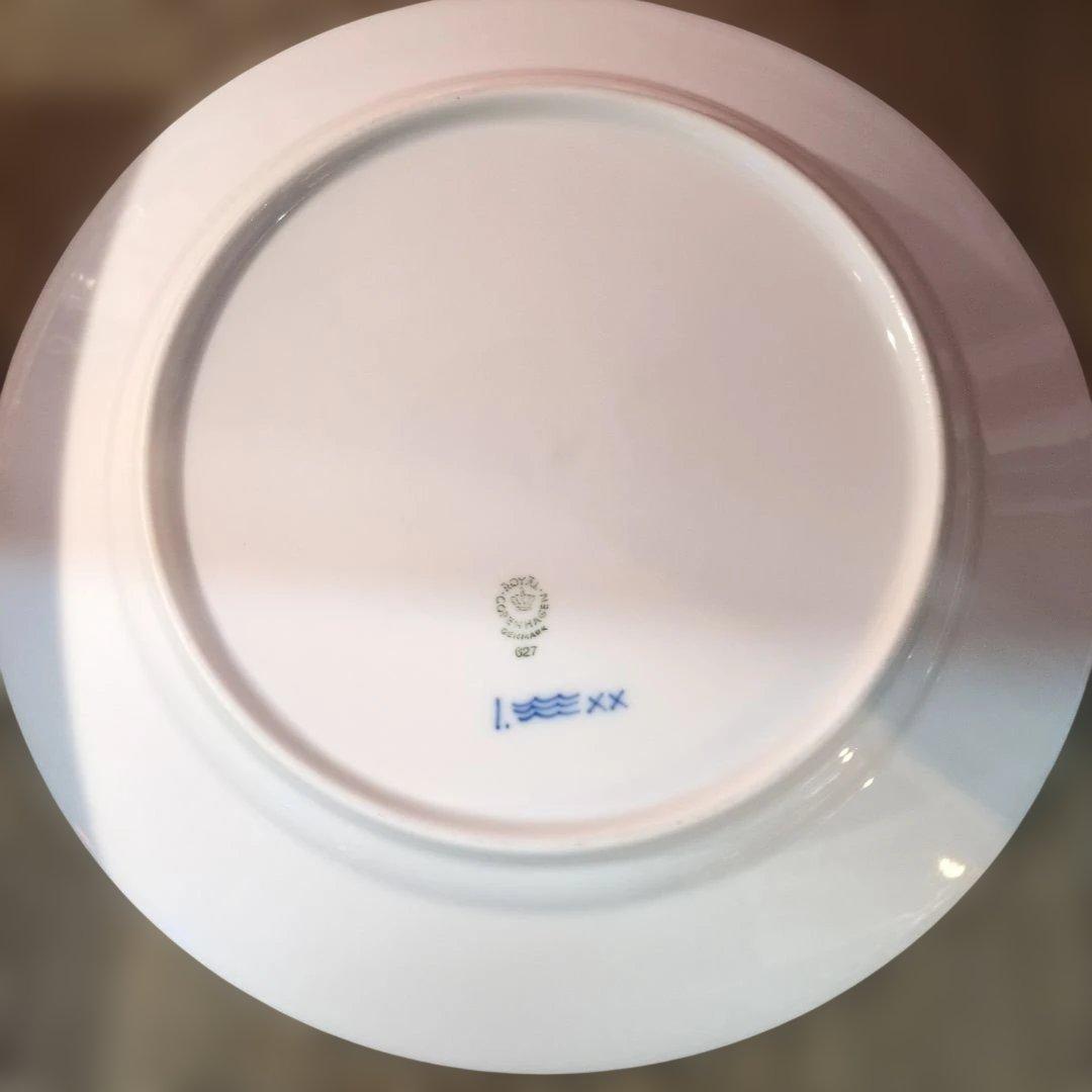 ロイヤルコペンハーゲンのブルーフルーテッドハーフレースプレート27センチ