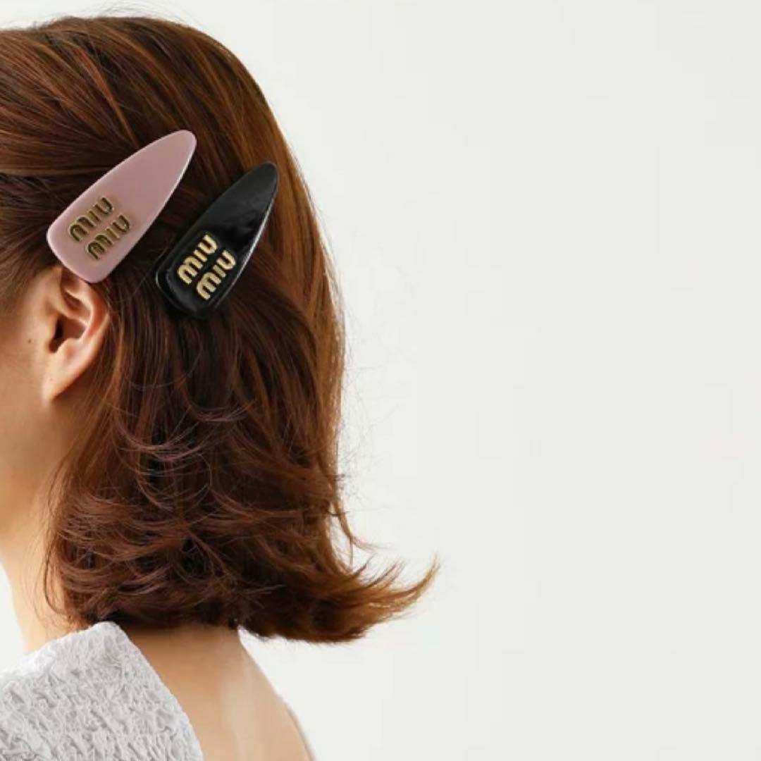 【完売品】miu miu ✨logo barrette✨<No.815>