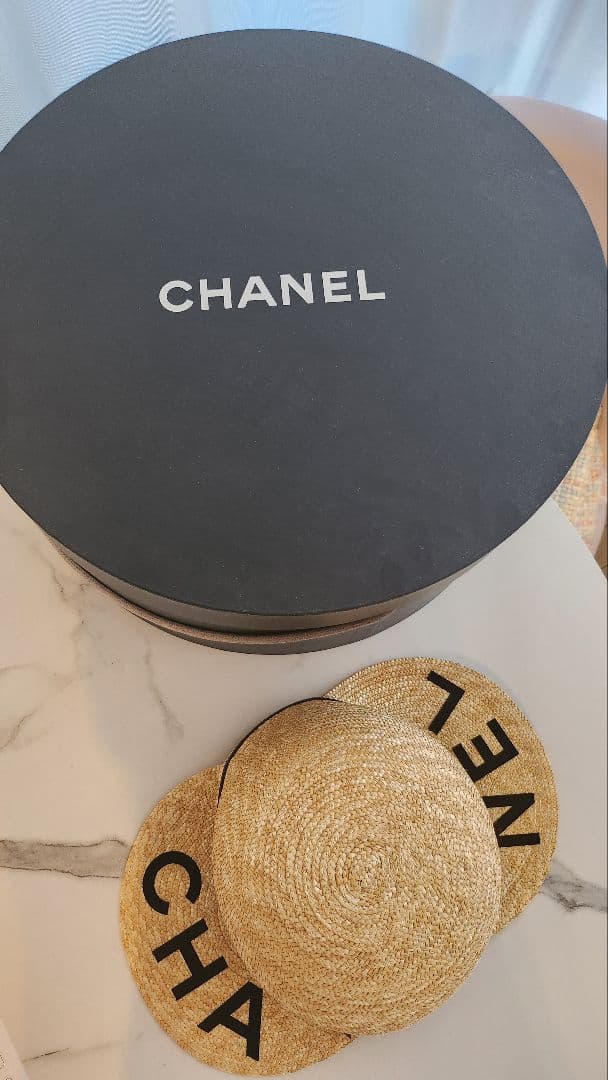 7*e様 CHANELシャネル 麦わら帽子 ベージュ 専用ボックス付き貴重