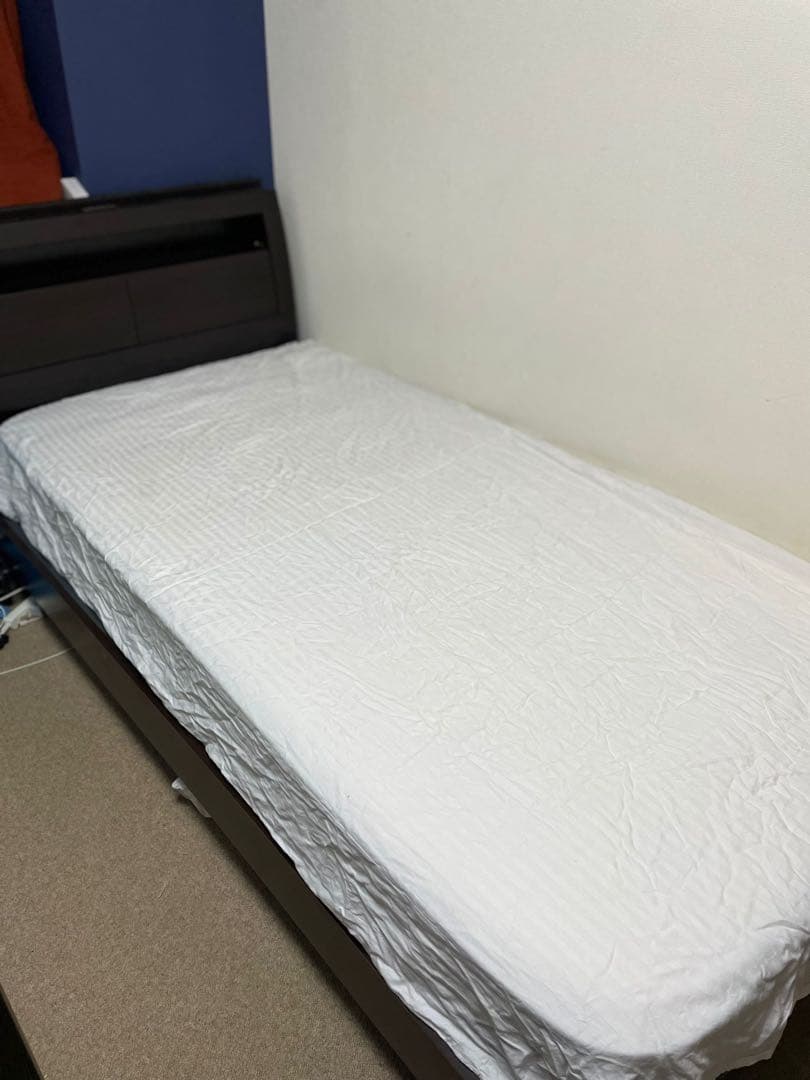 ベッドフレーム Single bed with Hard mattress
