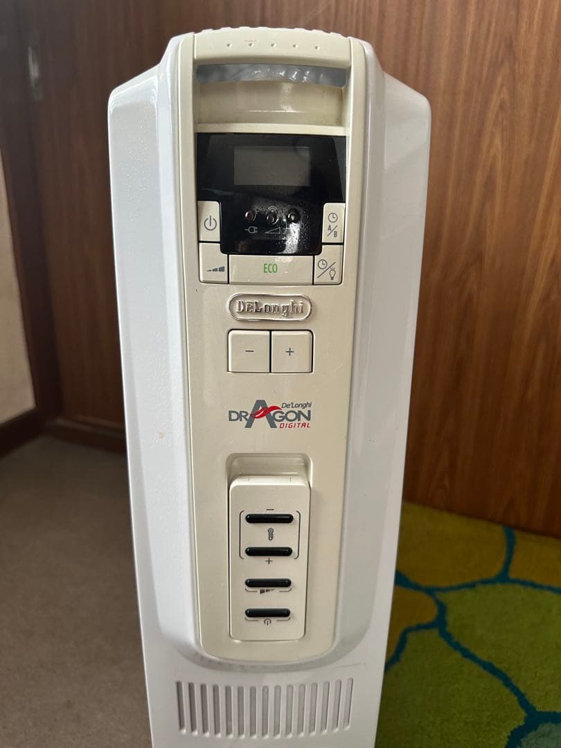 【デロンギ】オイルヒーター・部屋がじんわり暖まります！