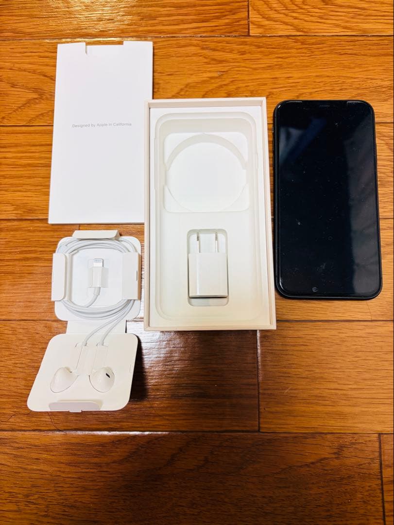 【美品】Apple iPhone 11 スペースグレー本体