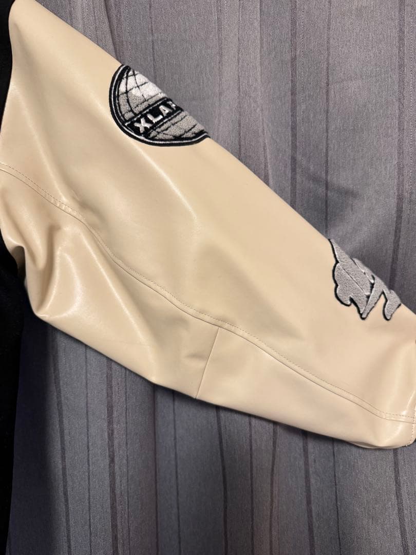 X-LARGE スタジャン ブラック/アイボリー