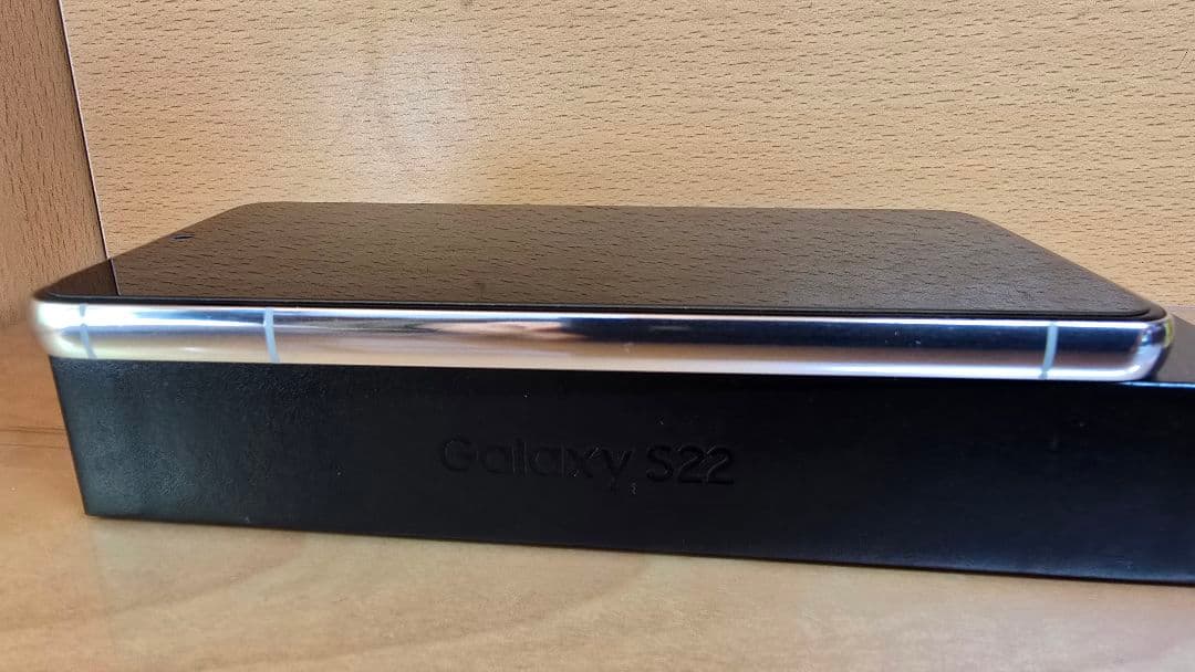 Samsung Galaxy S22 本体 ファントムホワイト