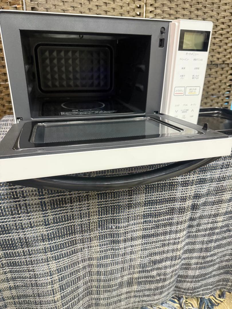 【洗浄消毒作業済】　アイリスオーヤマ　オーブンレンジ　MO-F1807-W