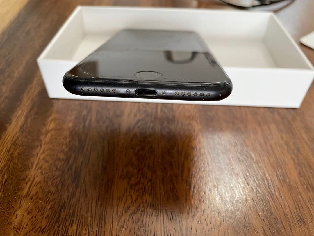 Apple iPhone SE 2ブラック 本体