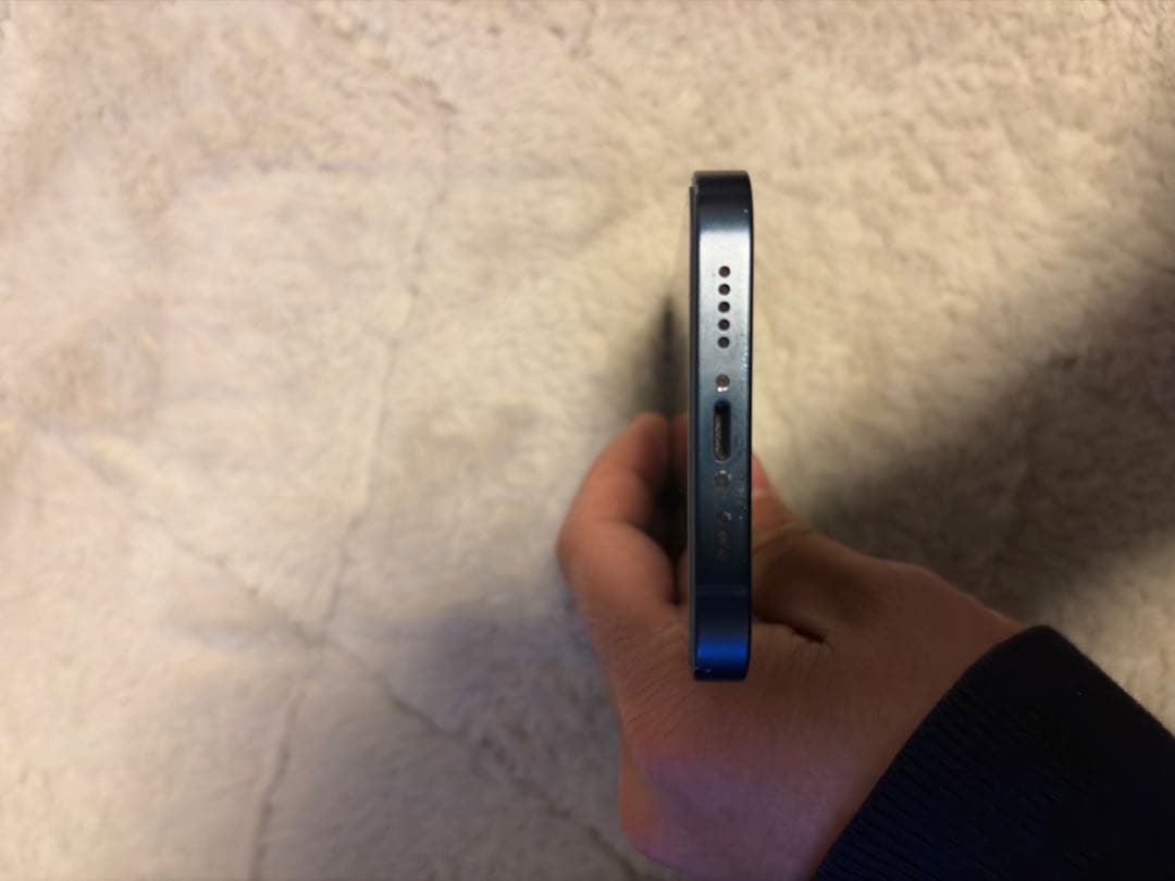 Apple iPhone 13 ブラック