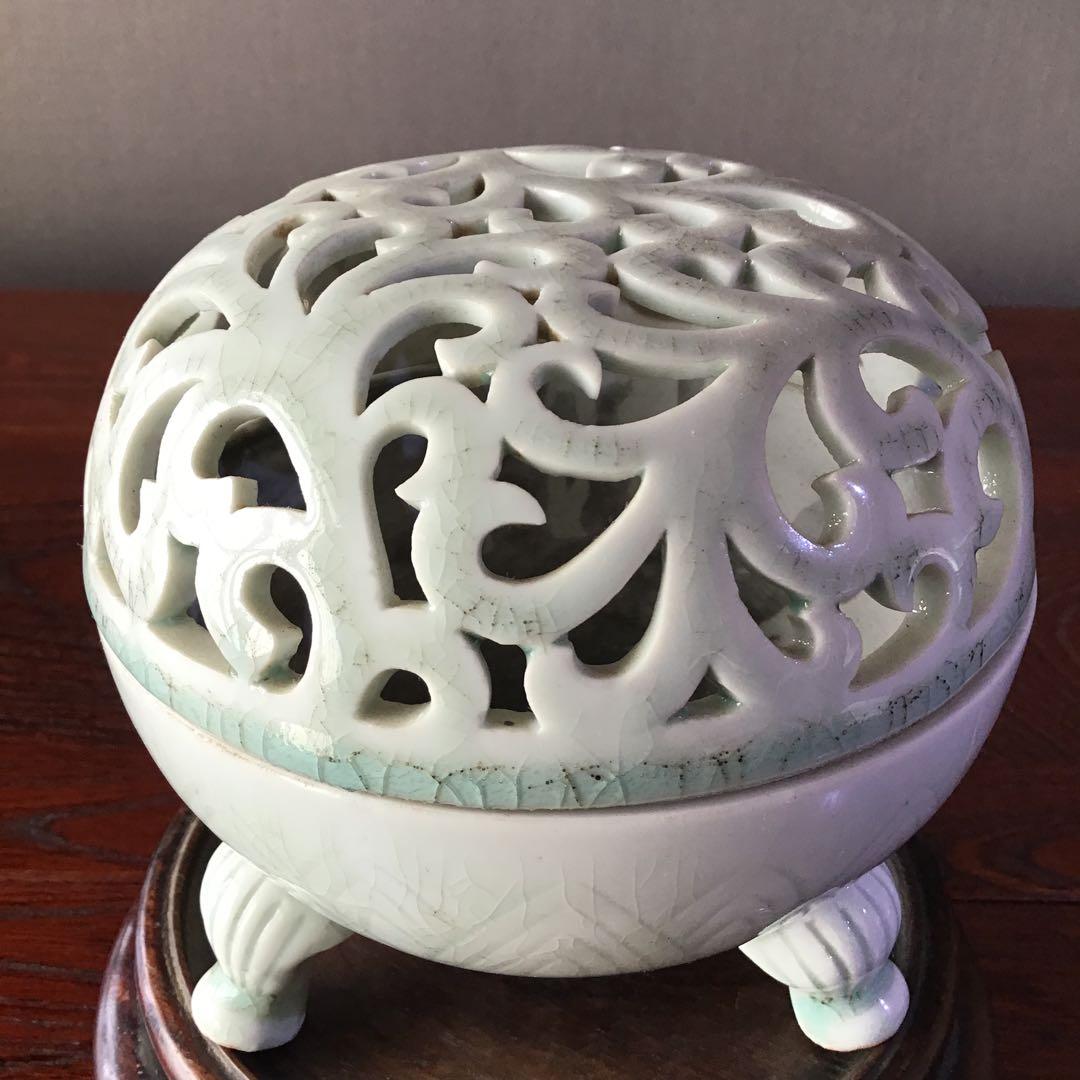 唐草紋彫透　三足　香炉　　清朝期