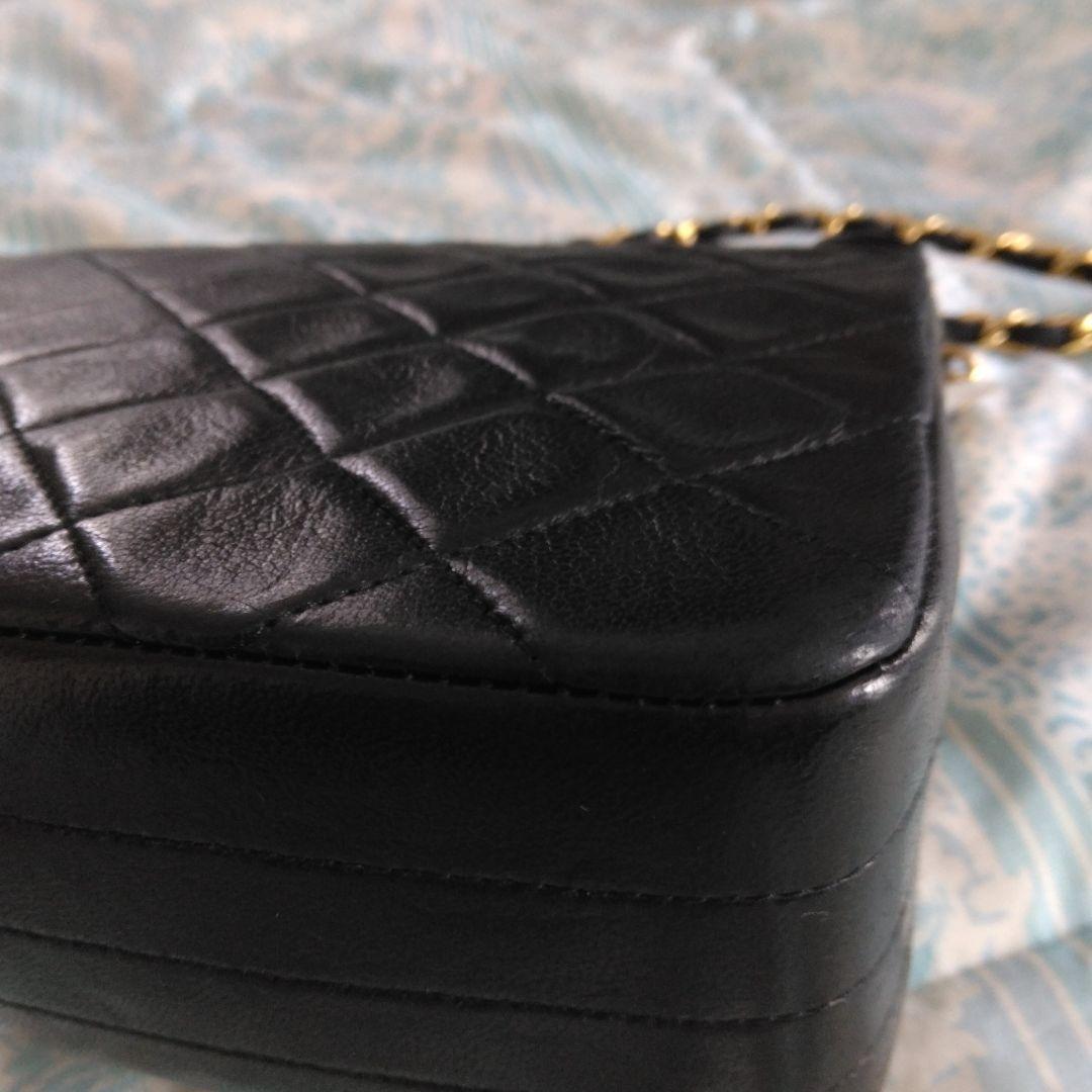 美品　CHANEL ショルダーバッグ 黒 キルティング レザー ゴールドチェーン