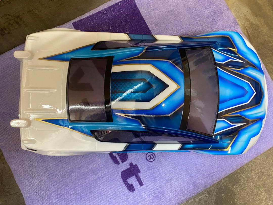 新品未使用1/10 ラジコンカー用ボディ　ツイスタースペシャル　塗装済み