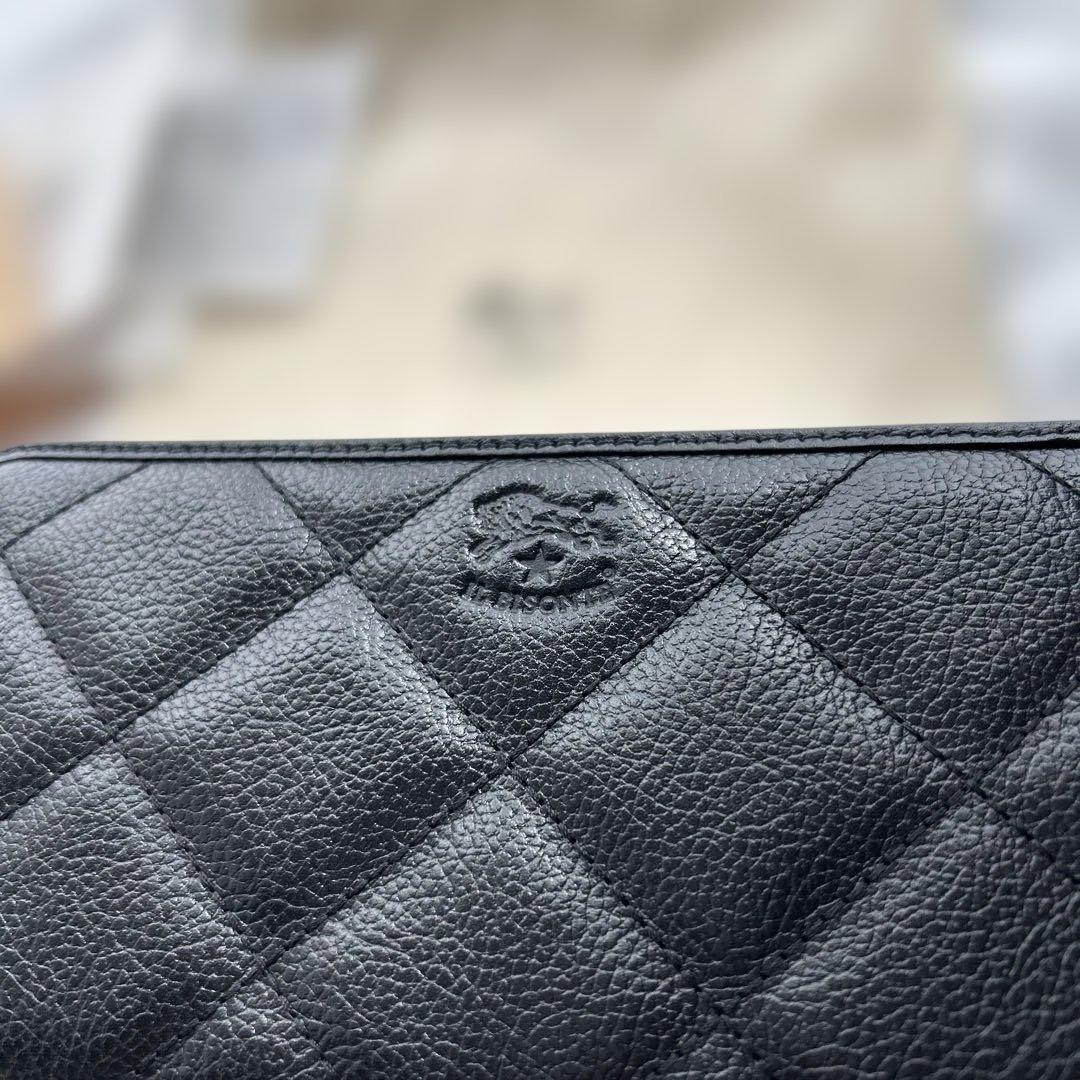 イルビゾンテ　レザー　長財布　キルティング　ブラック