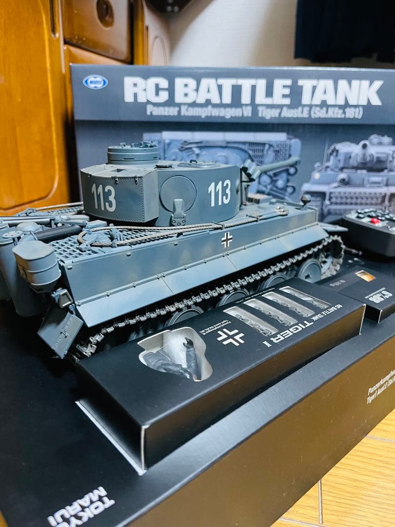 [新品]東京マルイタイガ1 バトルタンク1/24 スケール