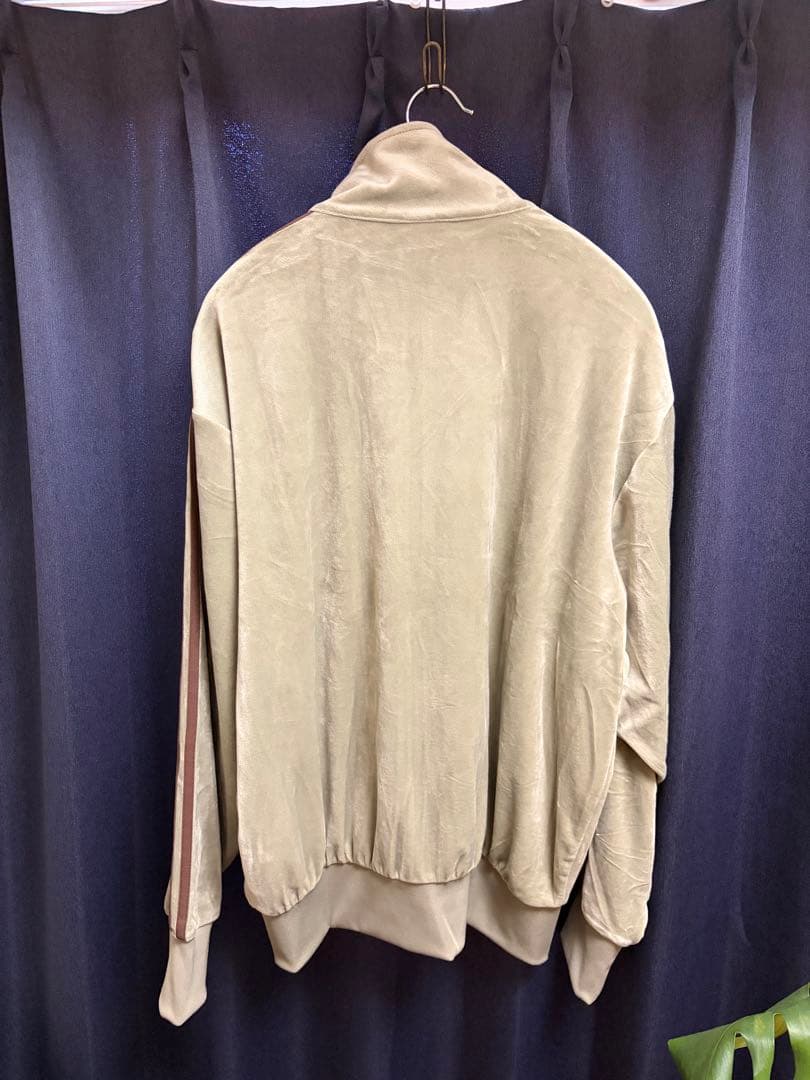 tangアディダスオリジナルストラックジャケット　ベージュ