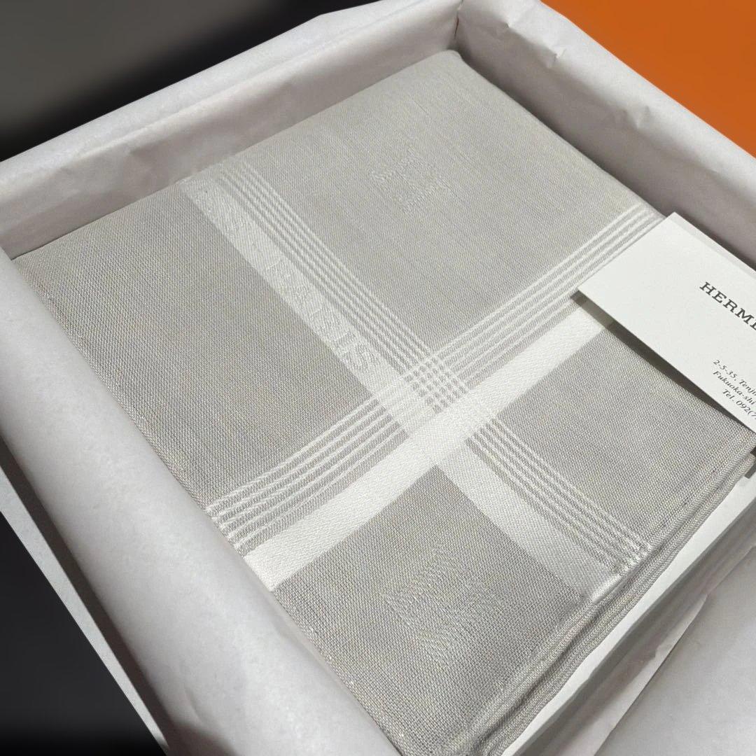 HERMES グレー ストライプ ハンカチ