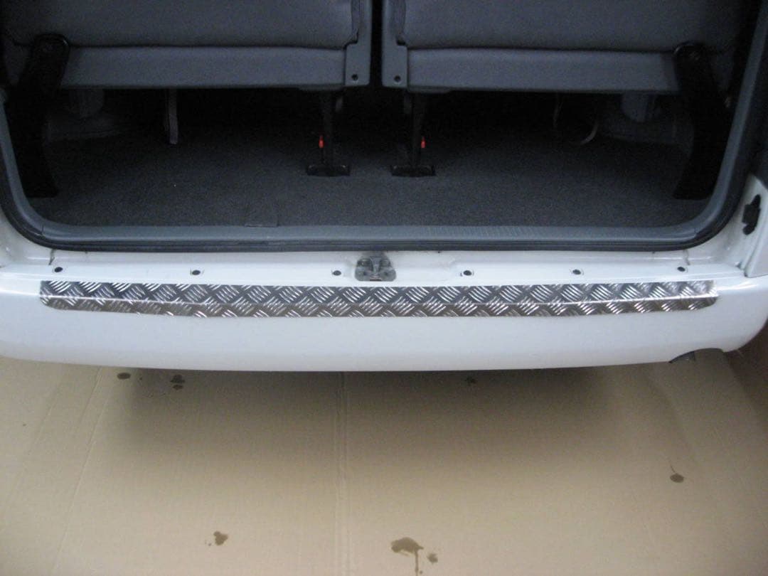 トヨタ　ハイエース　ワゴン　200系　リアバンパーカバー　ワイド用