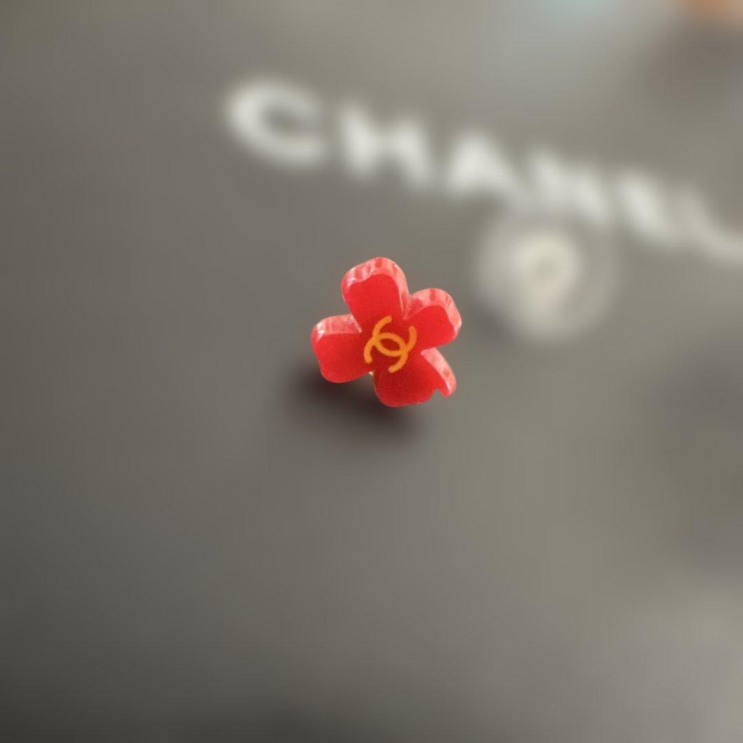 シャネル　ピアス　片耳　クローバー　ツヤツヤ♡美しい赤
