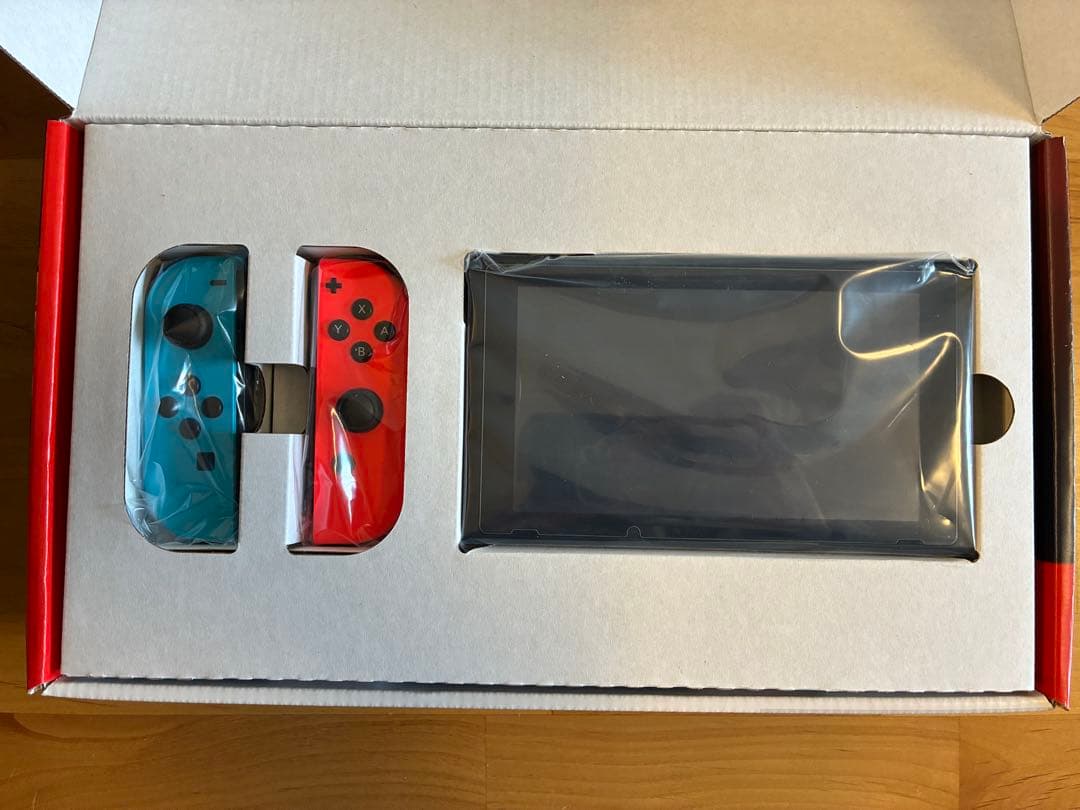 Nintendo Switch本体、コントローラ、ゲームソフト1本付き