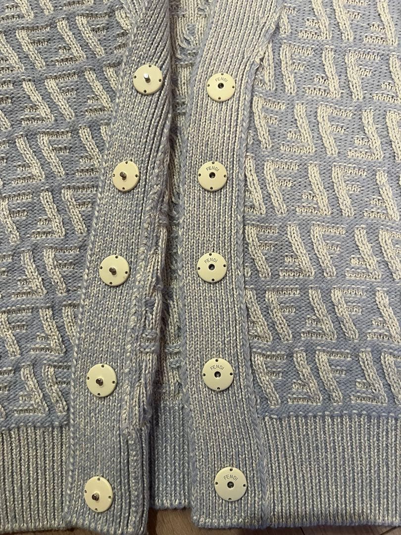FENDI フェンディ　FFロゴカーディガン