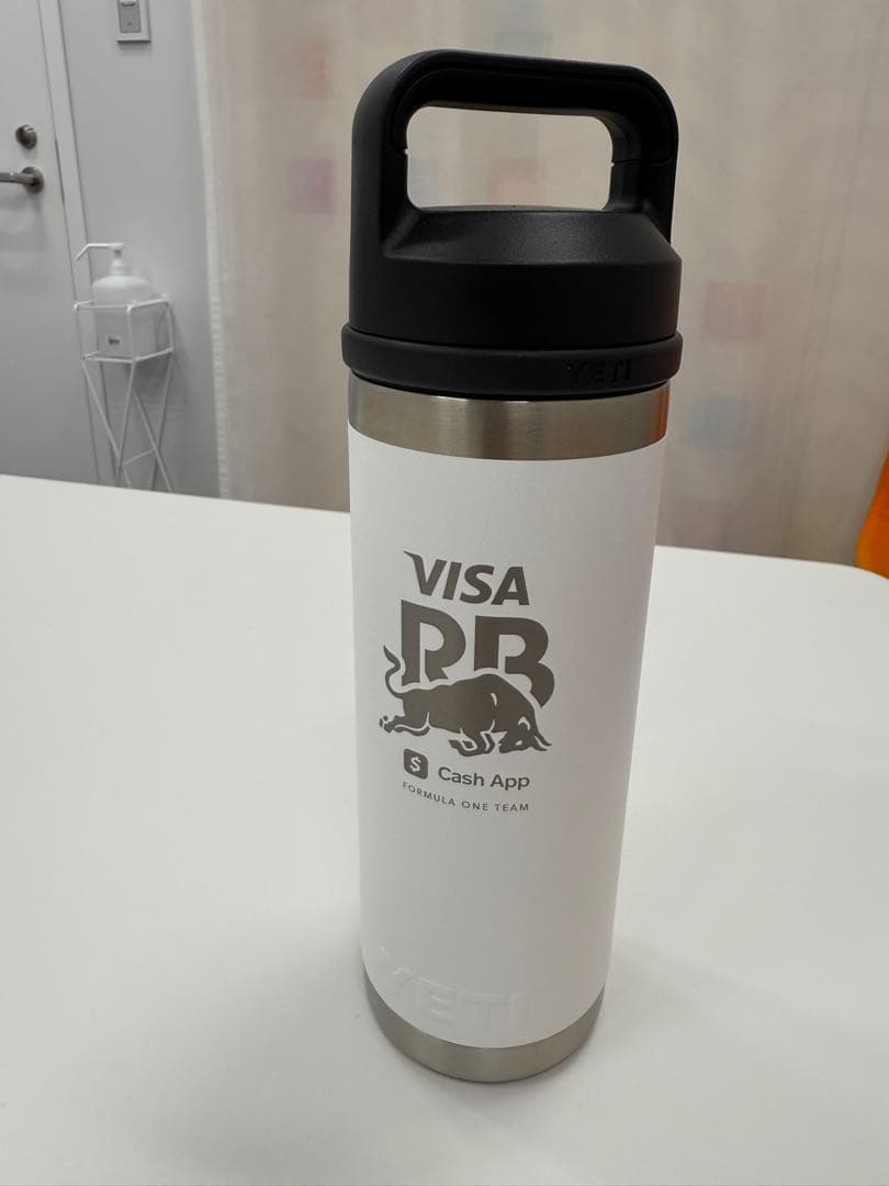 YETI ウォーターボトル　F1 レーシングブルズ