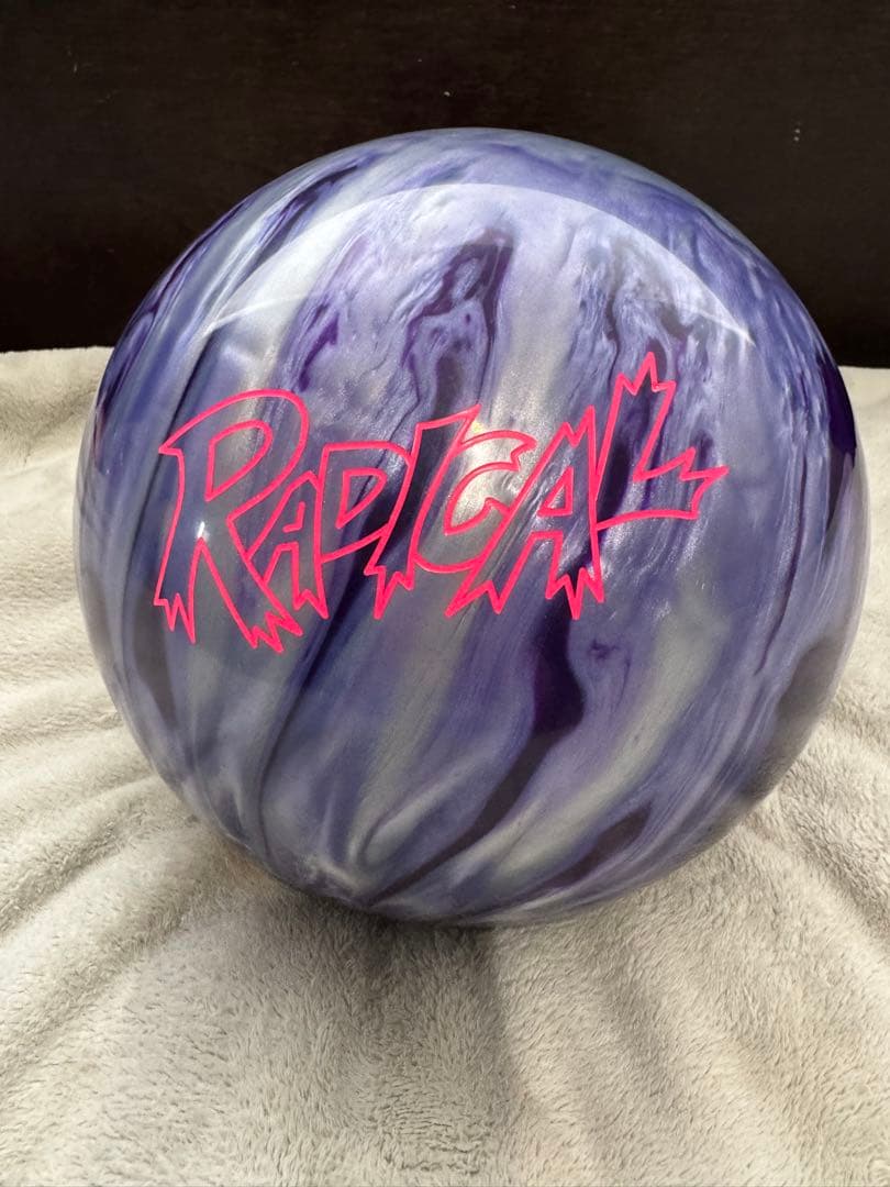 RADICAL OUTER LIMITS ボウリングボール